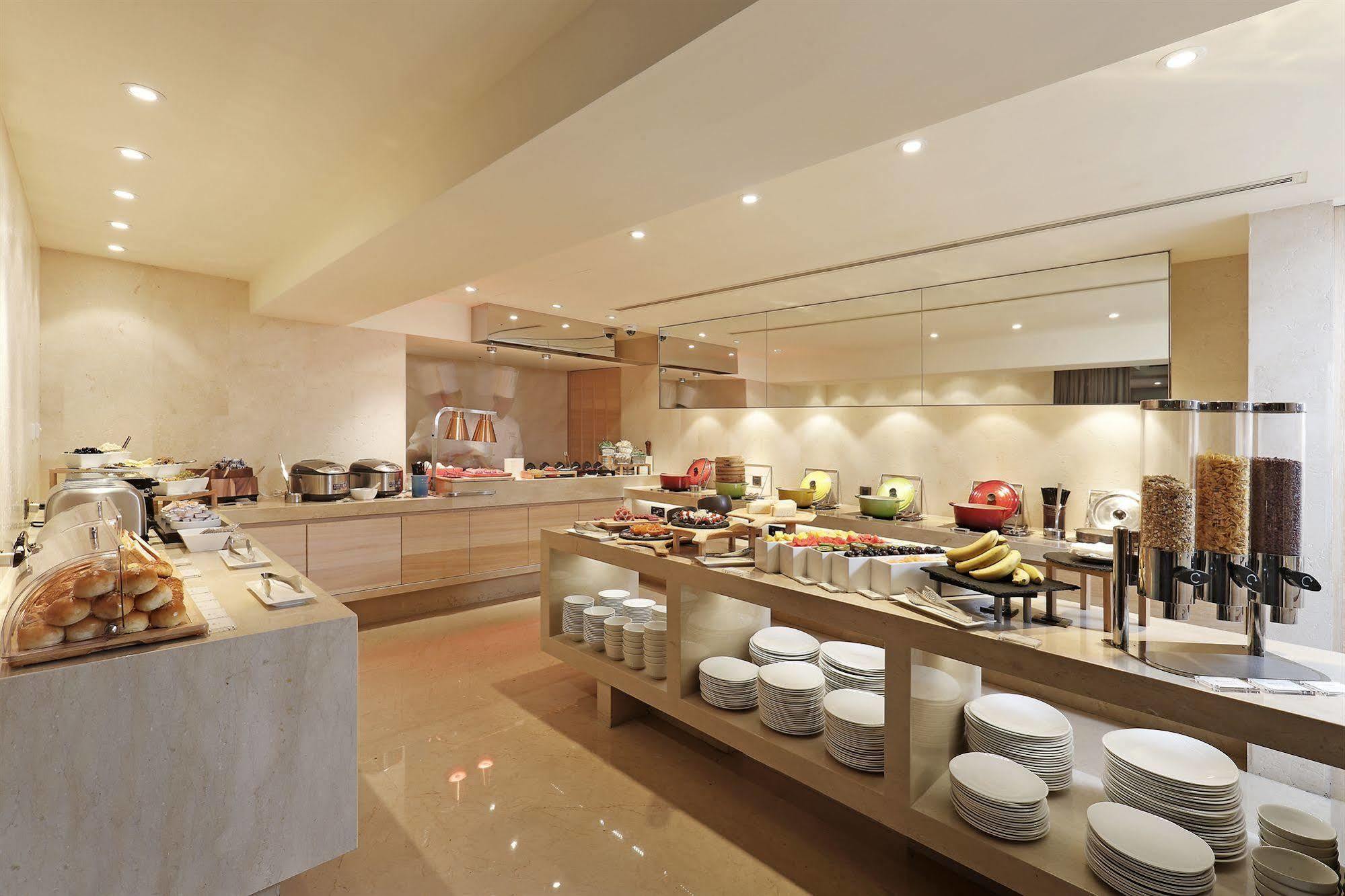 Hotel Cozzi Minsheng Taipei Exterior photo